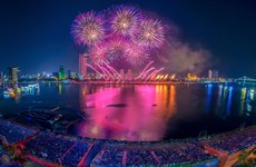 2024年岘港国际烟花节将“空中舞蹈”带回岘港的天空