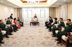 第四军区司令部工作代表团拜访老挝人民民主共和国党、国家领导人并致以传统新年的祝福