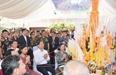 越南党和国家领导出席老挝传统新年活动