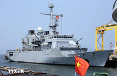 越南与法国海军促进合作交流
