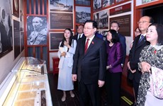 越南国会主席王廷惠走访位于昆明市的胡志明主席旧居