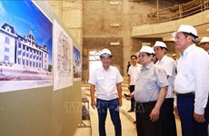 越南政府总理范明政视察富寿市公安指挥信息中心 考察富寿文化艺术馆建设情况