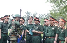 阮新疆上将：建设一支火力满足任务的师级单位