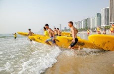 2024年岘港国际海滩救护比赛吸引国内外15支救援队参加