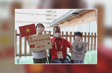 东京残奥会：越南举重运动员黎文公摘下银牌