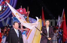 越南接过承办2016年第5届亚洲沙滩运动会会旗