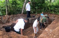 越南考古学院在河静省挖掘新石器时代晚期考古遗址