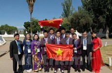 越南河内市表彰国际初中科学奥林匹克比赛获奖学生