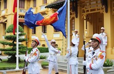 组图：东盟会旗升旗仪式在河内举行  庆祝东盟成立53周年
