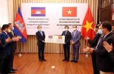 越南政府向柬埔寨政府提供医疗物资 助力柬埔寨防控疫情