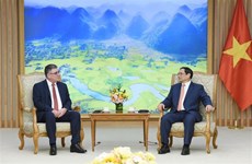 越南政府总理范明政会见古巴内务部长拉萨罗·阿尔韦托