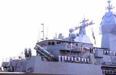 澳大利亚护卫舰“皇家海军图文巴号”对越南进行友好访问