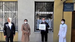 海外越南人制药厂向摩尔多瓦捐赠六百个新冠病毒检测试剂盒