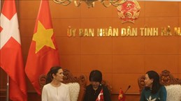 丹麦王储妃玛丽访问越南河南省