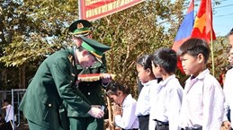 越南广平省与老挝甘蒙省加强友好关系