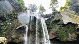 仙女瀑布—越南西北山区宏伟壮观的画作