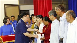 越南国会主席王廷惠在薄辽省开展春节前走访慰问活动 