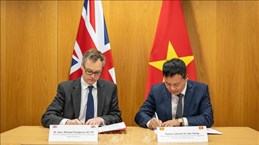 越英签署打击非法移民合作协议