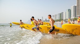 2024年岘港国际海滩救护比赛吸引国内外15支救援队参加