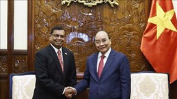 国家主席阮春福会见前来拜别的斯里兰卡和柬埔寨驻越南大使 