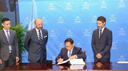 越南外交部长裴青山在第78届联合国大会高级别会议周框架内签署《公海协定》