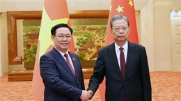 越南国会主席王廷惠与中国全国人大常委会委员长赵乐际举行会谈并签署合作协议  