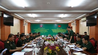 越南河静省边防部队指挥部与老挝波里坎赛省军事指挥部举行工作会谈