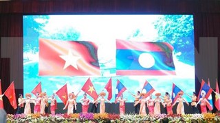 越老建交60周年：老挝《人民报》强调两国革命力量的胜利