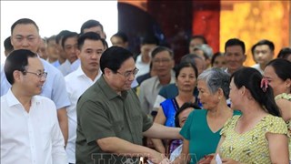 越南政府总理范明政春节前夕在芹苴市开展走访慰问活动