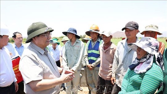 越南政府总理范明政调研指导宁顺省防暑抗旱工作