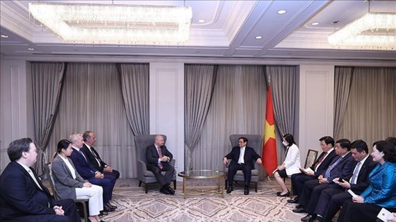 越南政府总理范明政会见美国投资基金和经济团体领导