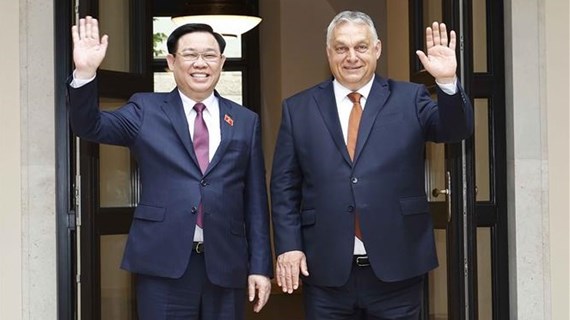 越南国会主席王廷惠会见匈牙利总理欧尔班