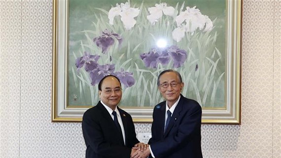 越南国家主席阮春福会见日本众议院议长细田博之