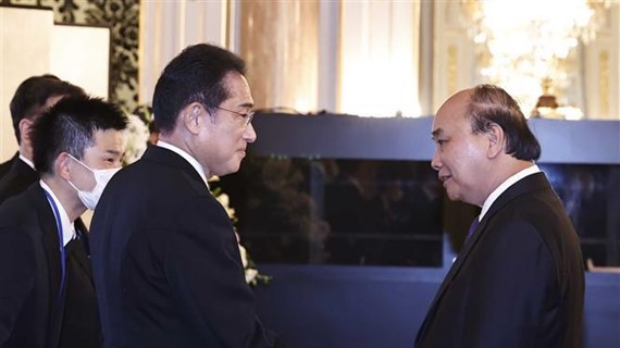 越南国家主席阮春福出席日本前首相安倍丧事答谢活动