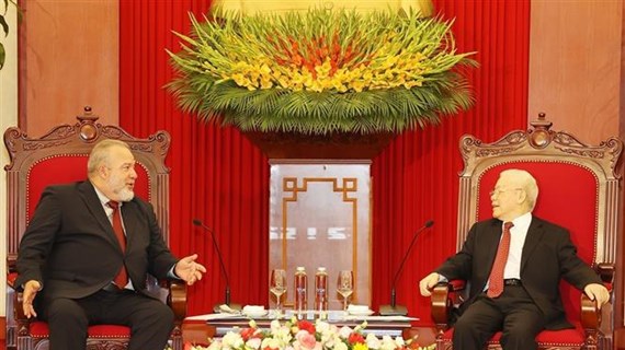 越共中央总书记阮富仲会见古巴总理曼努埃尔·马雷罗