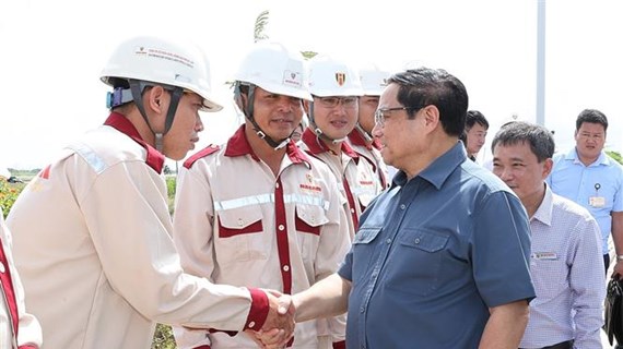 政府总理范明政视察薄辽省重要基础设施项目