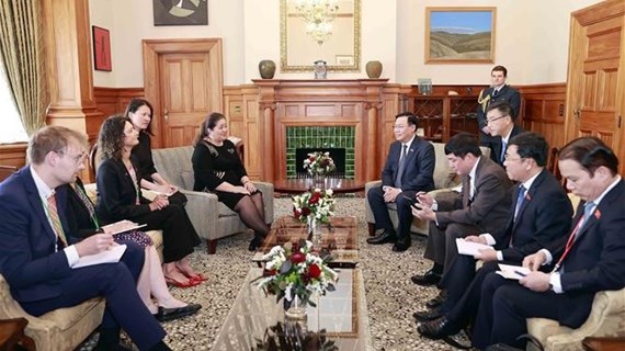越南国会主席王廷惠会见新西兰总督辛迪·基罗