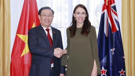 越南国会主席王廷惠会见新西兰总理杰辛达·阿德恩