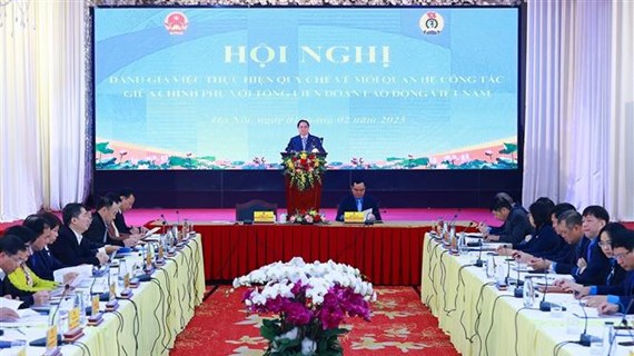 越南政府总理范明政：着力落实三项核心任务  提升职工的生活水平 