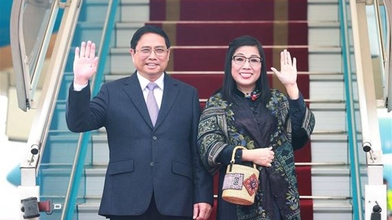 越南政府总理范明政启程对新加坡和文莱进行正式访问