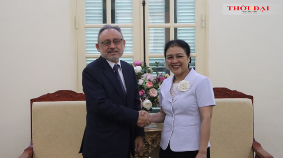 越南与萨尔瓦多两国人民加强友好关系
