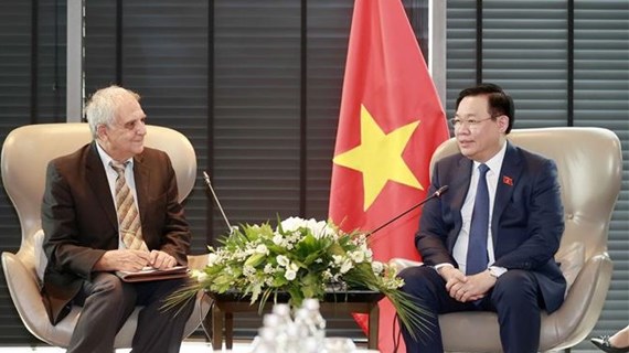 越南国会主席王廷惠在保加利亚开展的活动