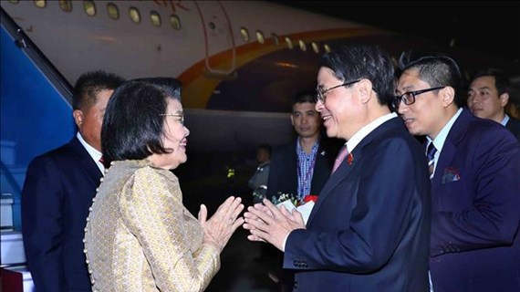柬埔寨国会主席昆索达莉抵达河内  开始对越南的正式访问