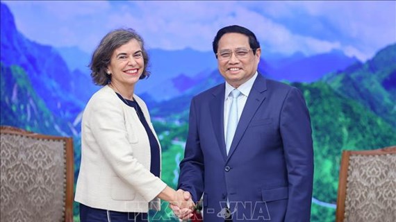 越南政府总理范明政会见西班牙新任驻越南大使