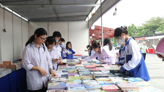 越南图书日活动在北宁省举行