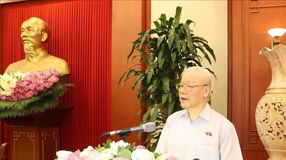 越共中央总书记阮富仲会见越南第十五届国会女代表团