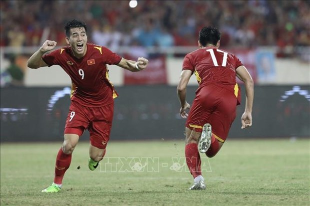 第31届东南亚运动会男足比赛：越南U23男足队以1比0击败泰国U23男足队 夺得男足金牌 hinh anh 2