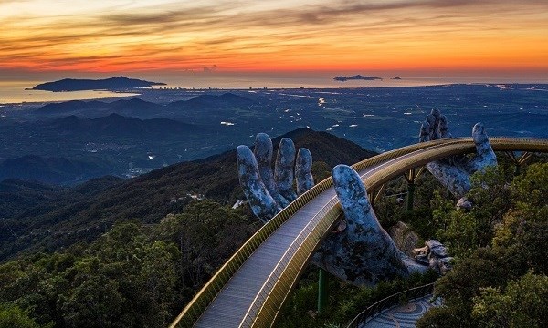 岘港市巴拿山旅游度假区正式开通直达金桥的缆车 hinh anh 2