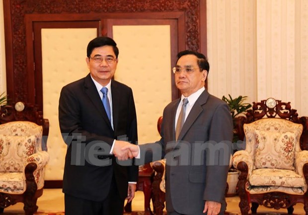老挝总理高度评价越老农林合作关系 hinh anh 1