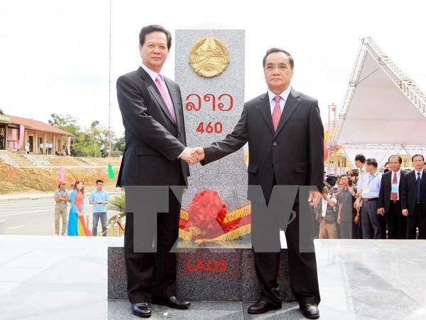 越南清化省与老挝华潘省已完成界碑加密与改造工作 hinh anh 1